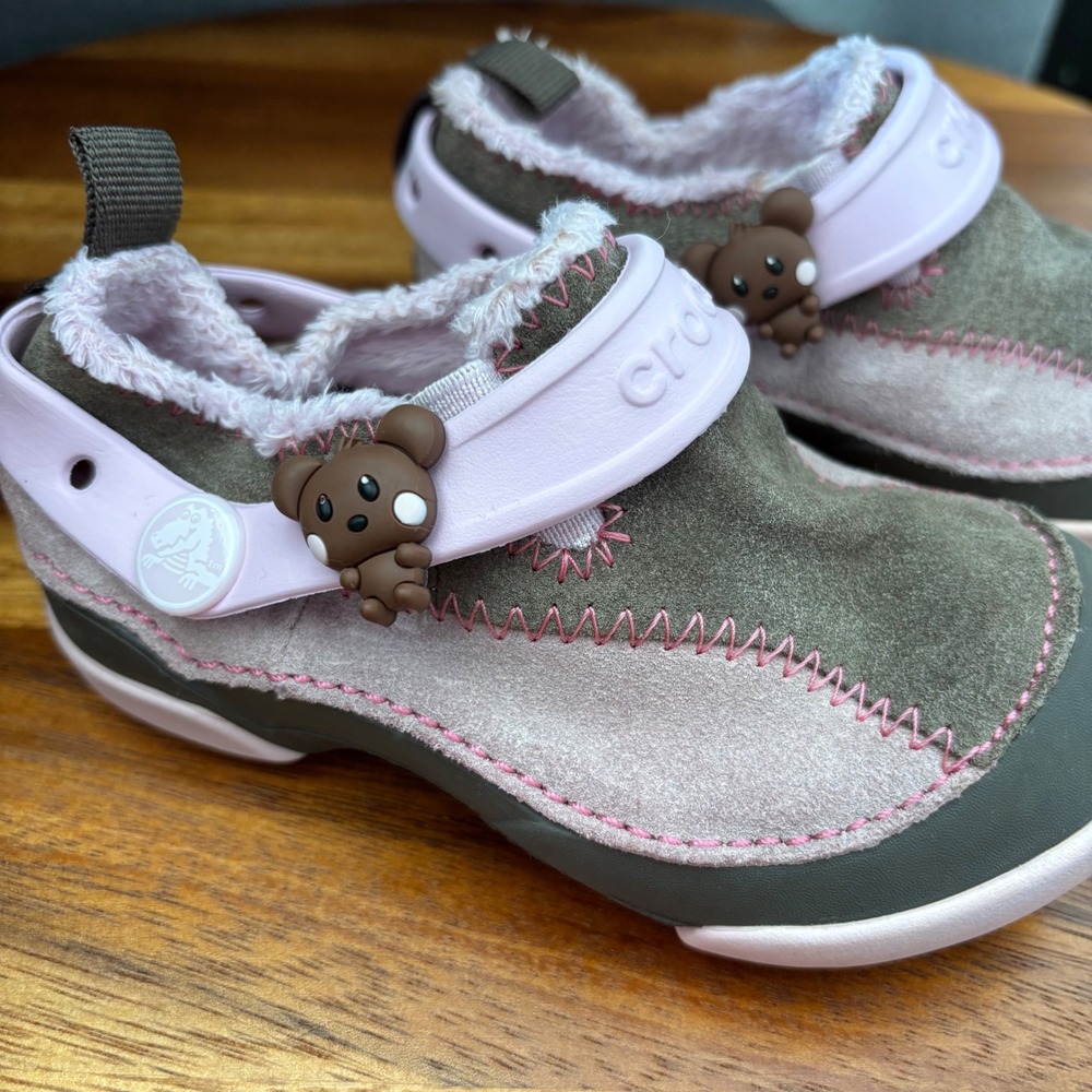 Crocs Kids Blitzen Suede Fuzz Lined Clogs Pink Green Bear Jibbitz